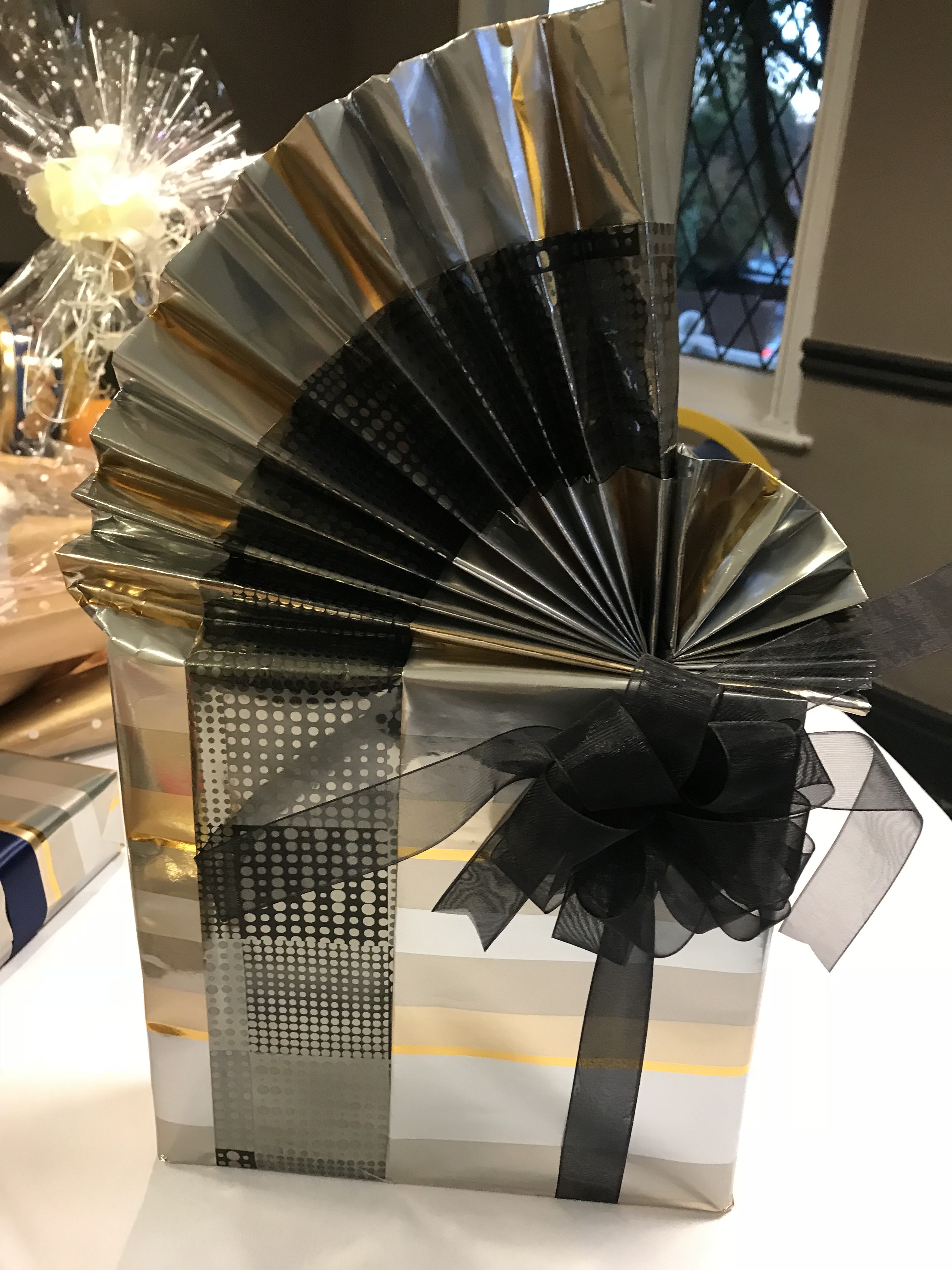 Ultimate Guide To Gift Wrapping & Gift Basket Master Class (Book with a friend) - Image 6