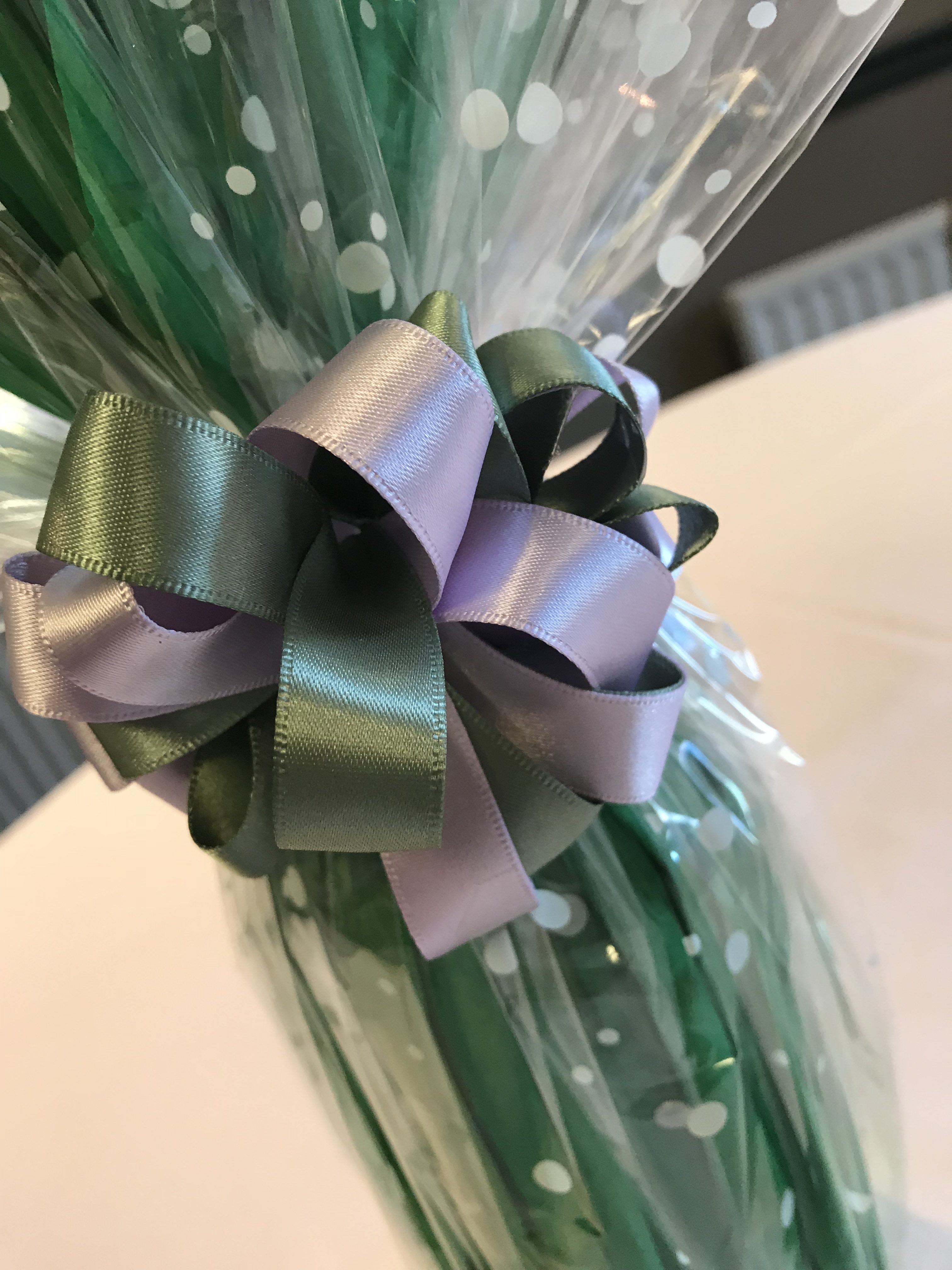 Ultimate Guide To Gift Wrapping & Gift Basket Master Class (Book with a friend) - Image 9