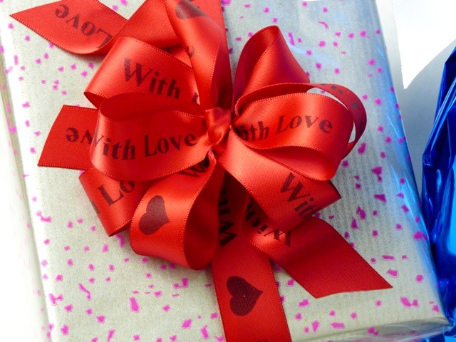 HOW TO GIFT WRAP A GIFT FOR VALENTINES DAY RED RIBBON